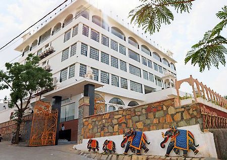 Mewargarh Udaipur By Red Lion S Hotel ภายนอก รูปภาพ