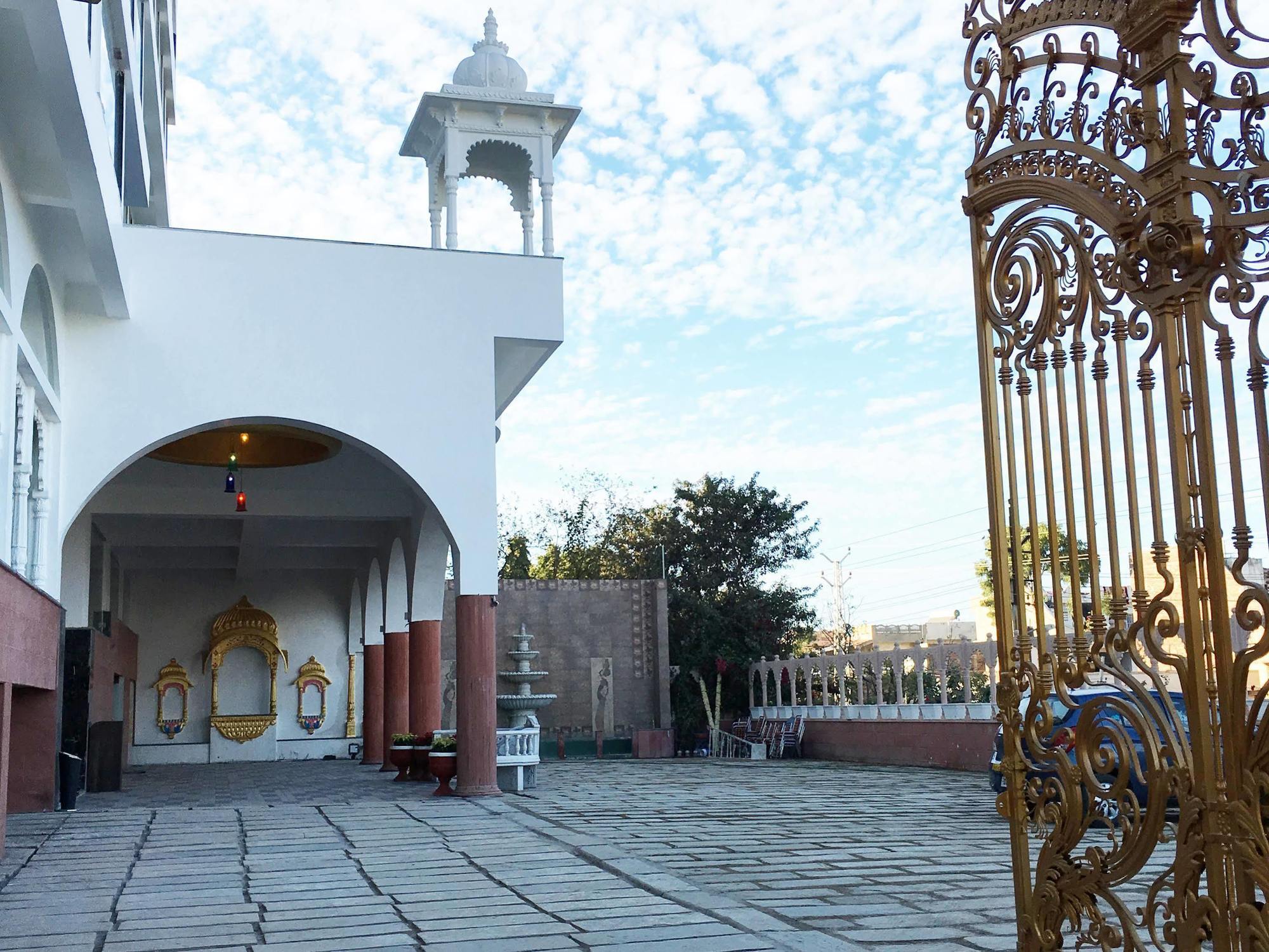 Mewargarh Udaipur By Red Lion S Hotel ภายนอก รูปภาพ