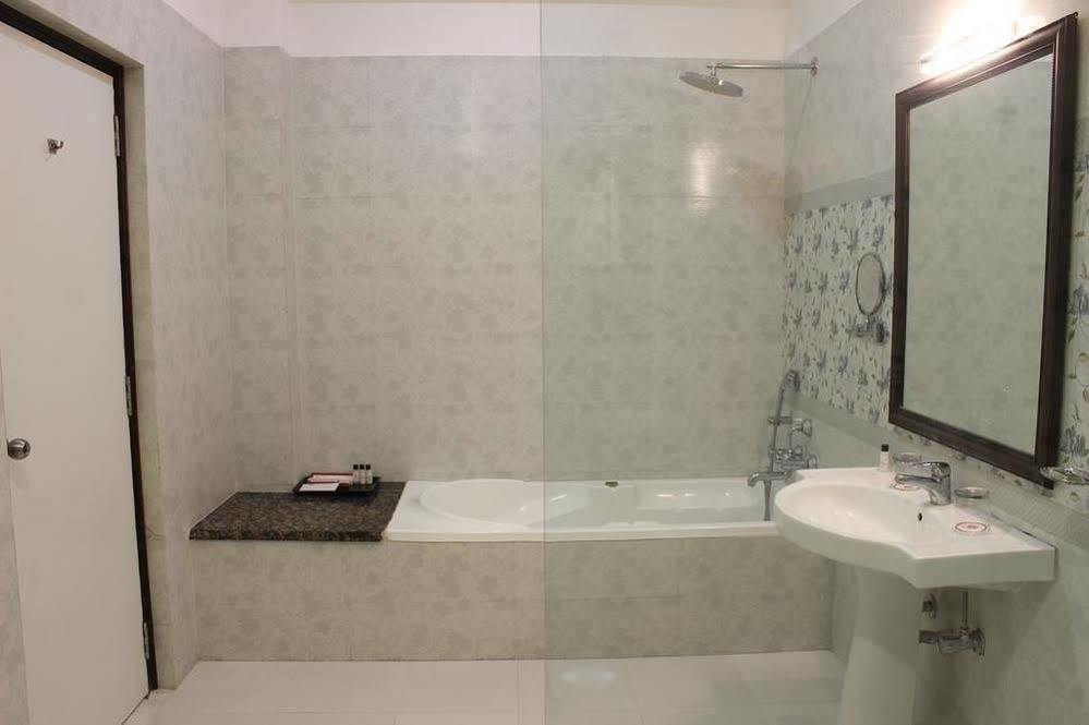 Mewargarh Udaipur By Red Lion S Hotel ภายนอก รูปภาพ
